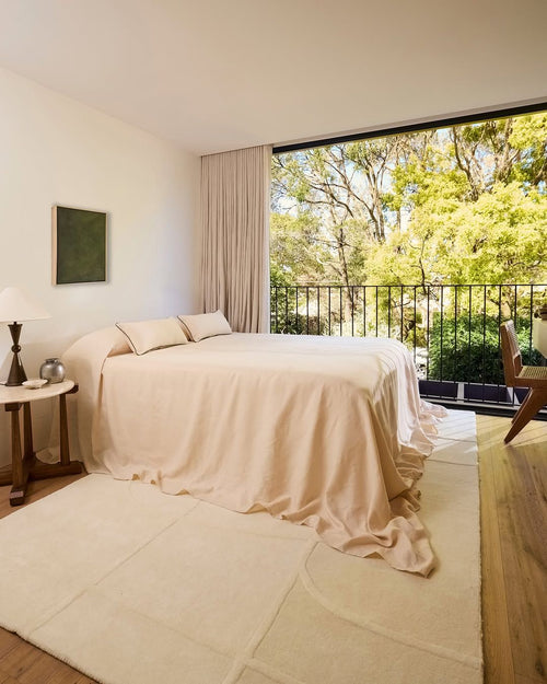 The Ultimate Guide to Dressing Your Bed This Summer