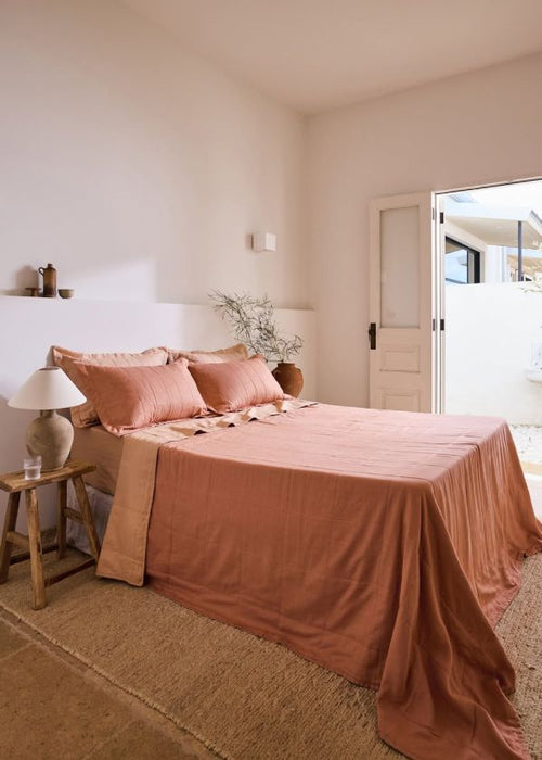 9 Summer Linen Colour Combinations That Bring the Sunshine Indoors