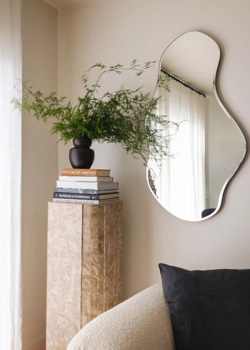 How a Stylish Plinth Can Make Any Home Feel Like a Museum (In The Best Way)